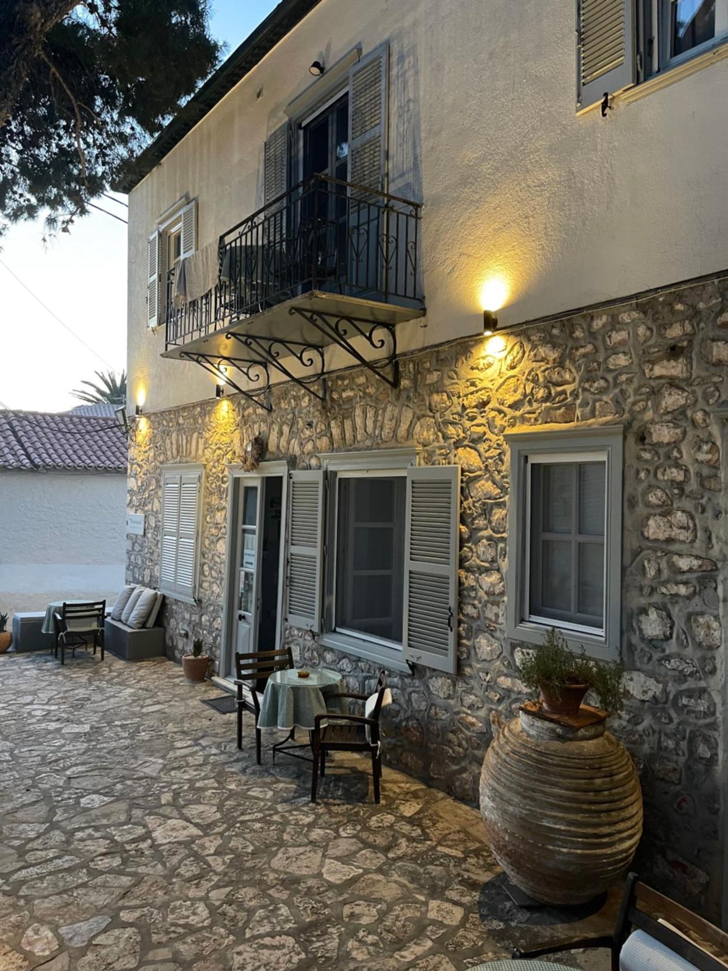 Piteoussa Rooms Hydra  Bagian luar foto